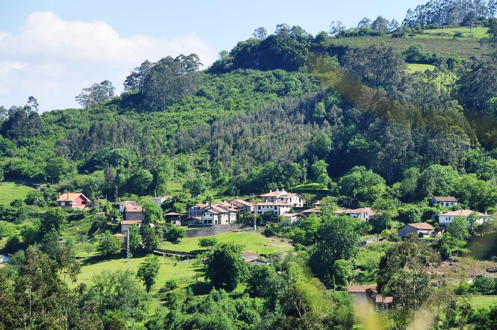 Casa Rural Llugaron I Pension Miravalles Buitenkant foto