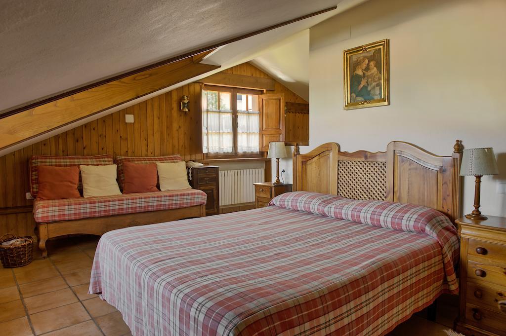 Casa Rural Llugaron I Pension Miravalles Kamer foto