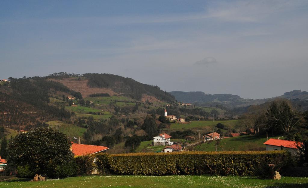 Casa Rural Llugaron I Pension Miravalles Buitenkant foto