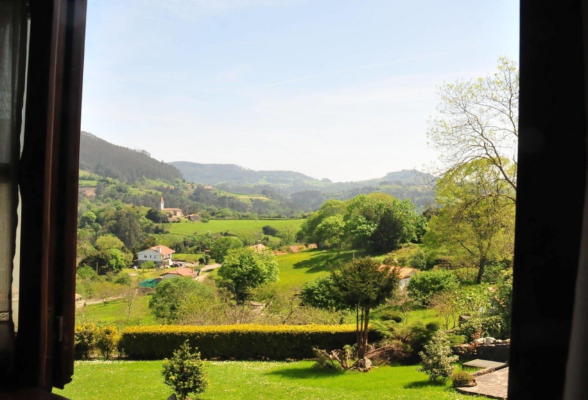 Casa Rural Llugaron I Pension Miravalles Buitenkant foto