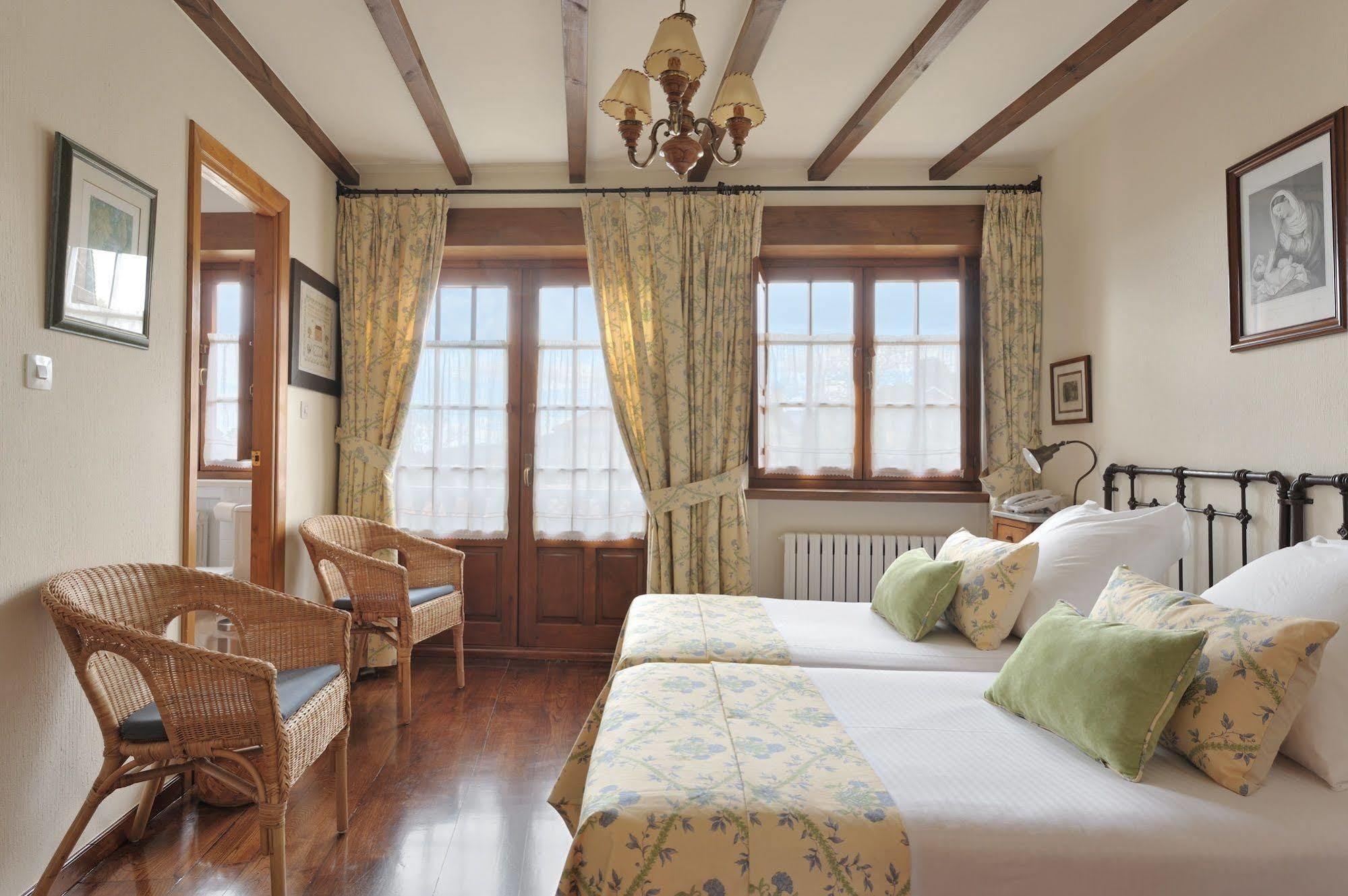 Casa Rural Llugaron I Miravalles Buitenkant foto
